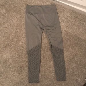Fabletics cropped leggings